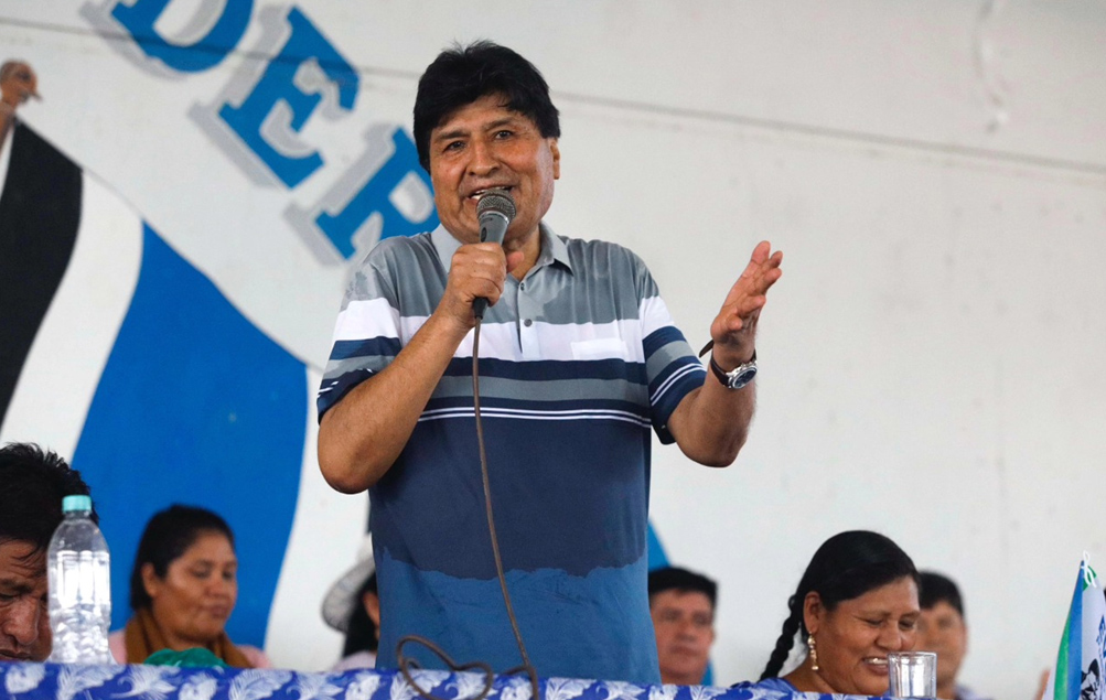 Evo no participará en las elecciones; seguidores se...