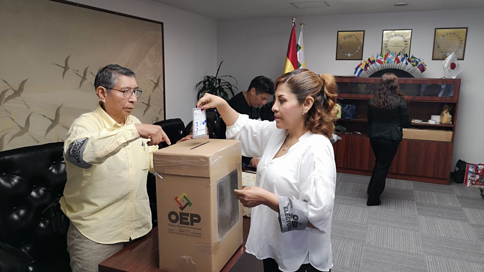 Bolivianos en el exterior votarán en 154 recintos...