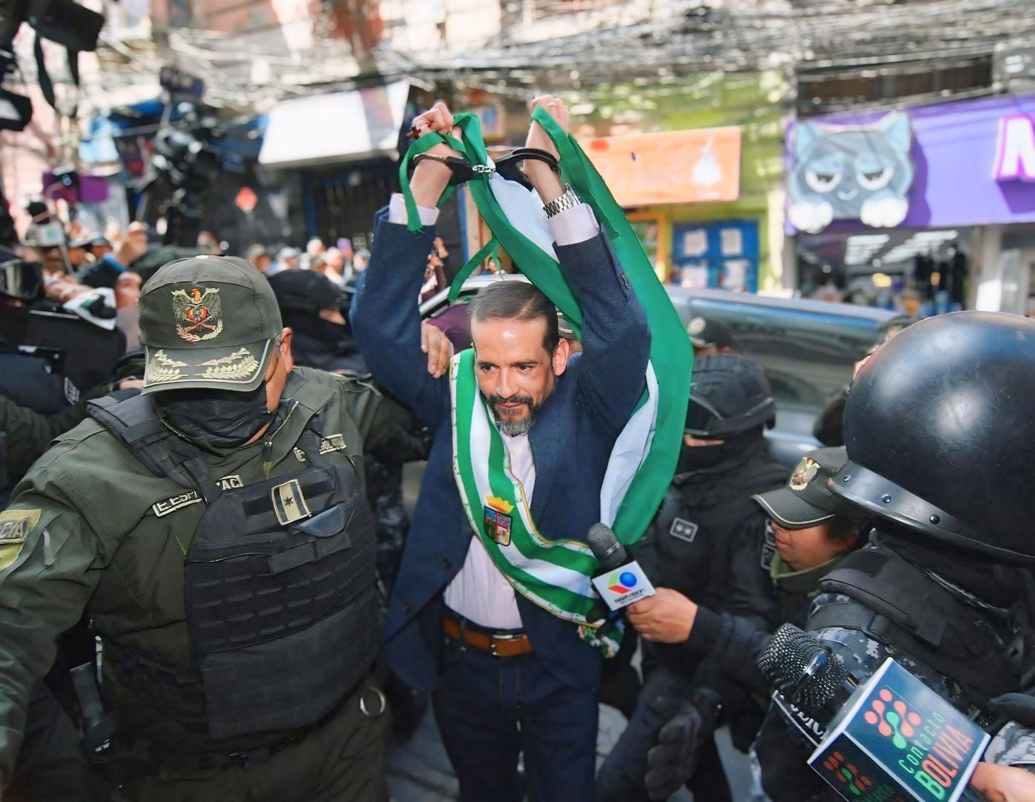 Camacho gana una primera batalla legal y se encamina...