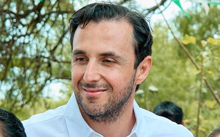 JP Velasco asegura que son falsos los mensajes racistas...