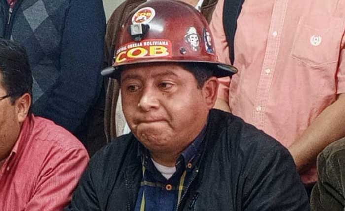 Huarachi dejó la COB tras 8 años al mando y con críticas...