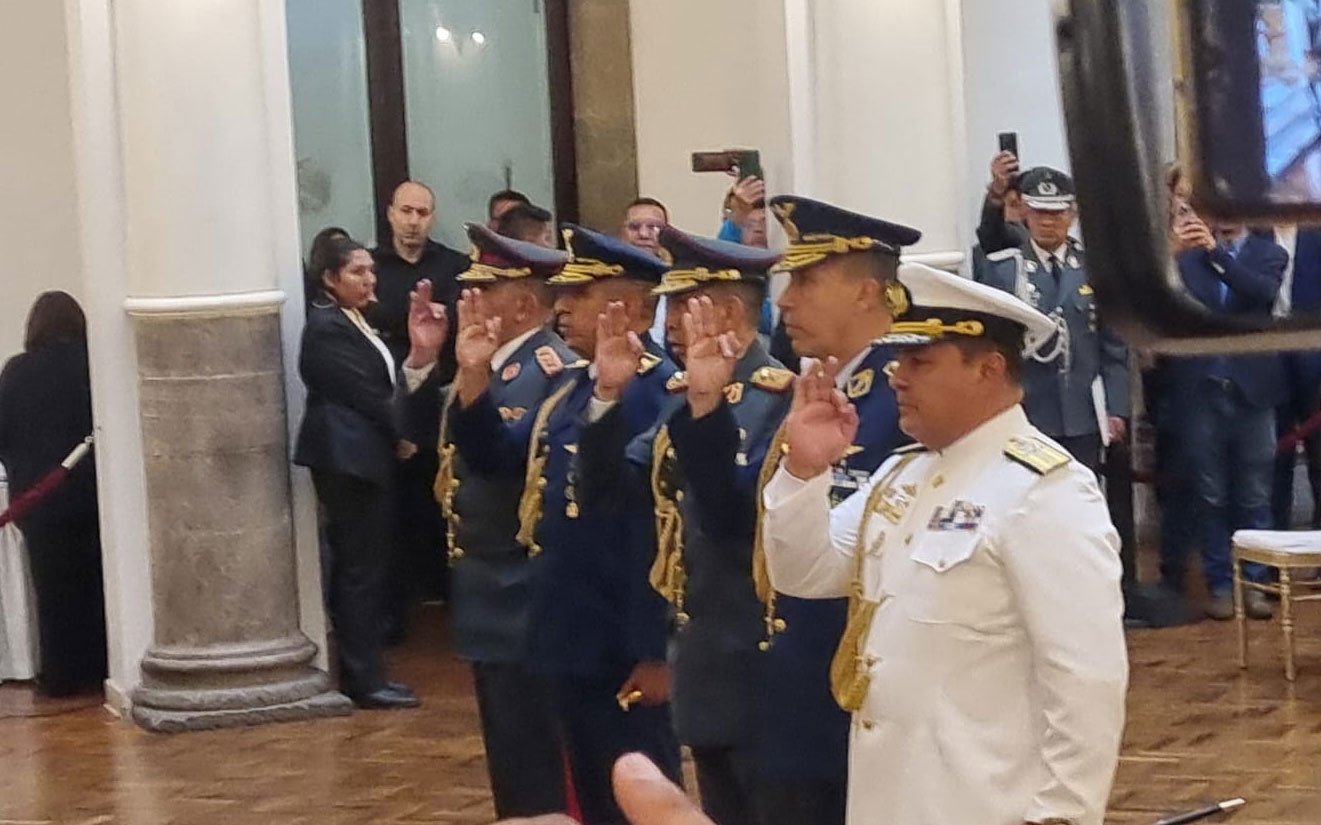 El Presidente posesiona al nuevo Alto Mando Militar...