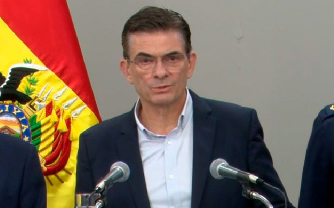 ‘No hay platita’: Paz denuncia ‘robo’ de al...