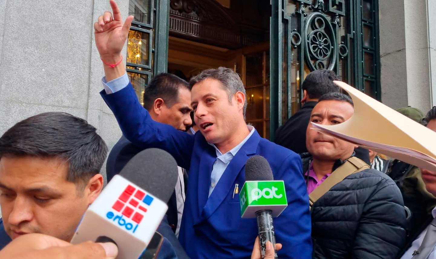 Lara anuncia que su partido irá con propios candidatos...