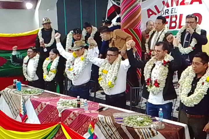 Edmand Lara presenta al tiktoker ‘El Mamani’ como...