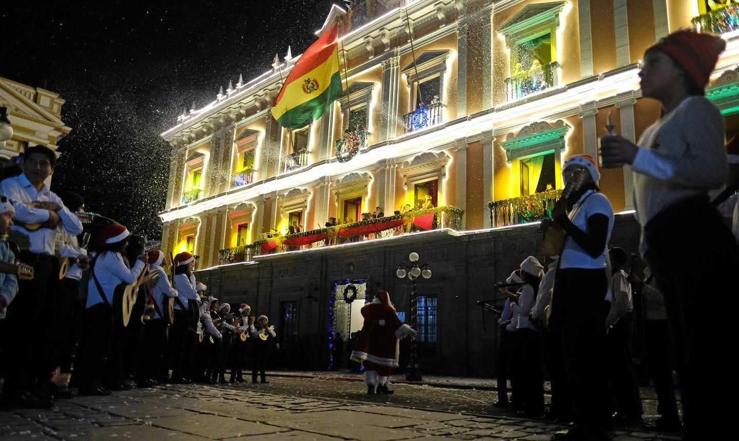 Gobierno dispone dos días de feriado: jueves 25 y...