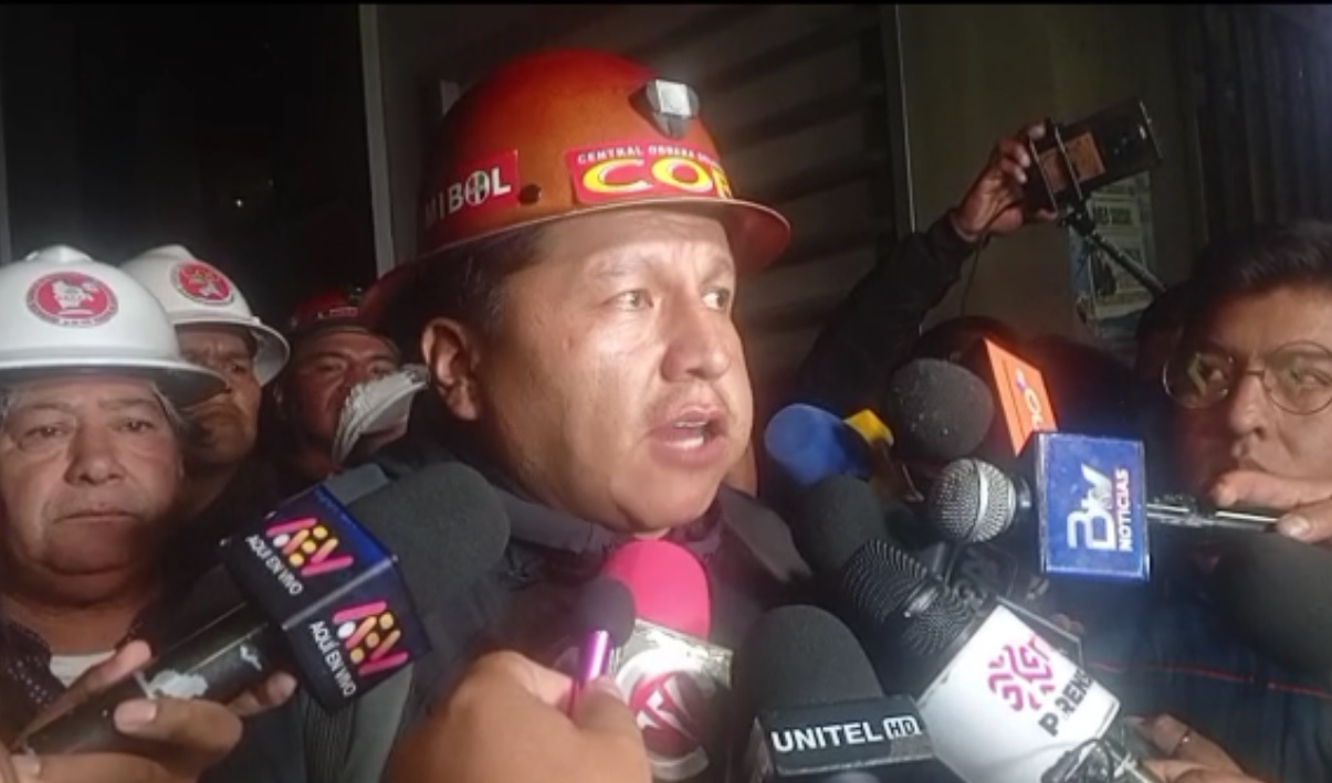 Ampliado de la COB decide continuar con las movilizaciones...