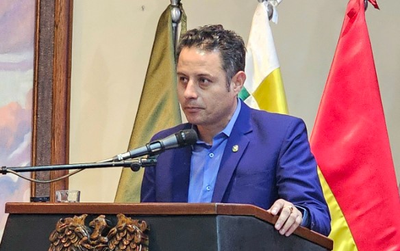 Vicepresidente Lara advierte un plan de persecución...