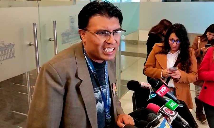 Senador Condori: ‘no sé por qué ganamos 23 mil...