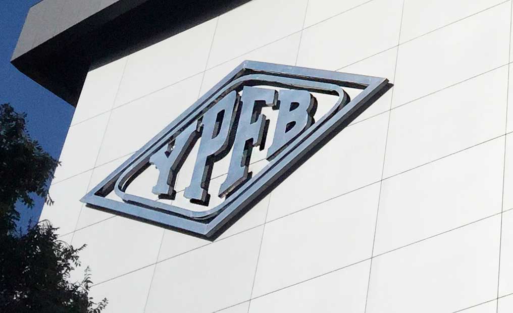 YPFB niega sobreprecio en la compra de crudo y anuncia acciones legales